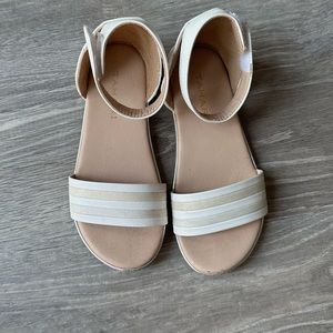 Girls sandals